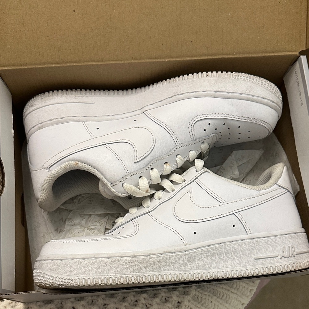 White Nike Airforce One Sneakers
